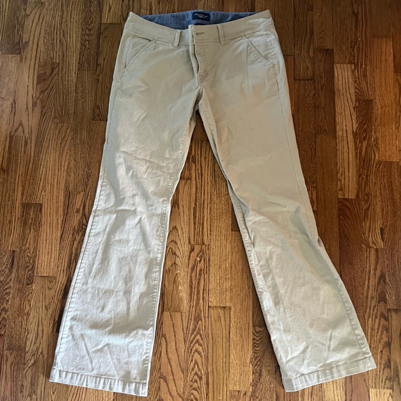 14L American Eagle Outfitters Stretch Khaki pants - Picture 2 of 4